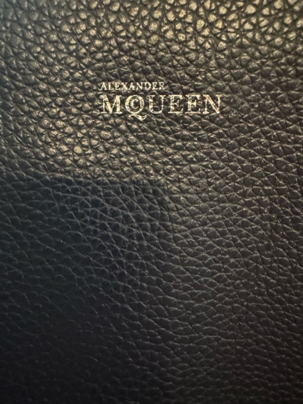 Alexander McQueen Navy Leather Skull Charm Tote. - Picture 4 of 13